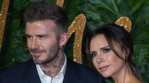 David Beckham hat mit dem Spice Girl Victoria eine bekannte Frau geheiratet.