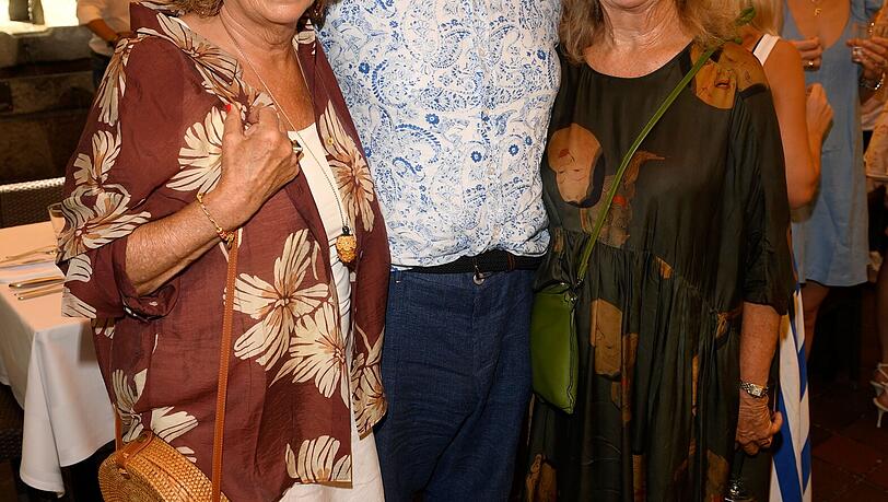 Gemeinsamer Sommerabend in M&uuml;nchen (v.l.): Michaela May, Johann Lafer und Jutta Speidel bei El Gaucho am Viktualienmarkt.