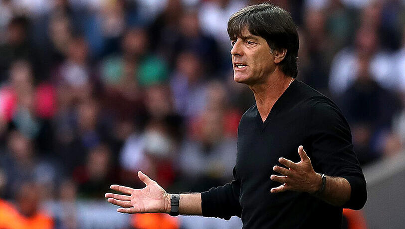 Was lässt er sich für den Angstgegner Italien einfallen? Bundestrainer Jogi Löw. Was lässt er sich für den Angstgegner Italien einfallen? Bundestrainer Jogi Löw.