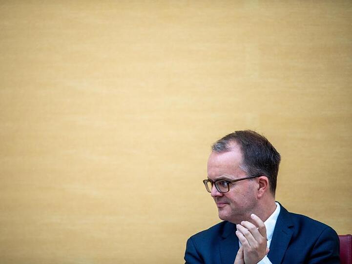 Markus Rinderspacher (SPD), Fraktionsvorsitzender im Landtag, nimmt an der Plenarsitzung im bayerischen Landtag teil. Foto: Lino Mirgeler/dpa/Archivbild