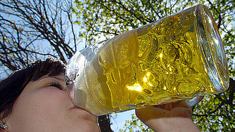 Beerdigung für die Maß &ndash; aus vielen Biergärten ist sie bereits verschwunden.