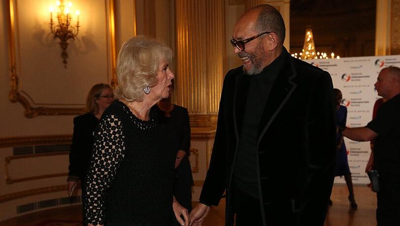 Camilla und Bruce Oldfield (re.) sind seit Jahren enge Freunde.