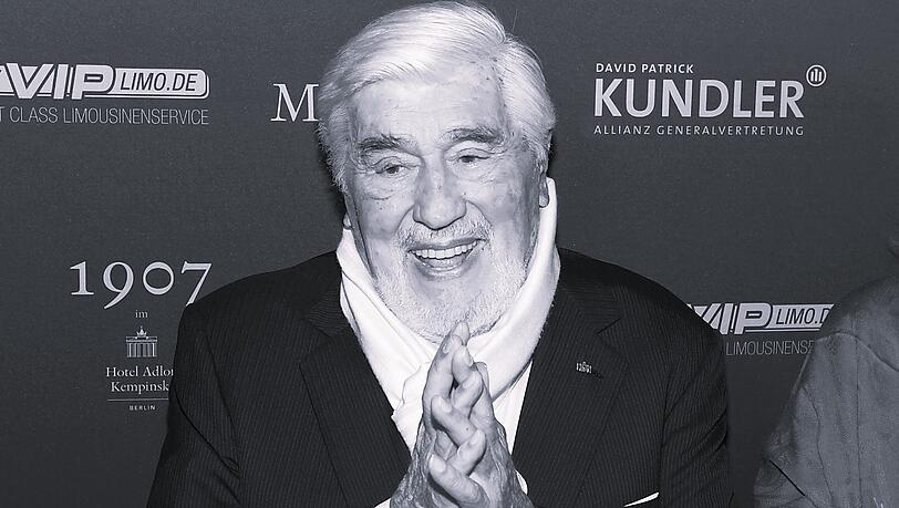 Die Filmwelt trauert um Mario Adorf: Der Schauspieler starb am 8. April im Alter von 95 Jahren.