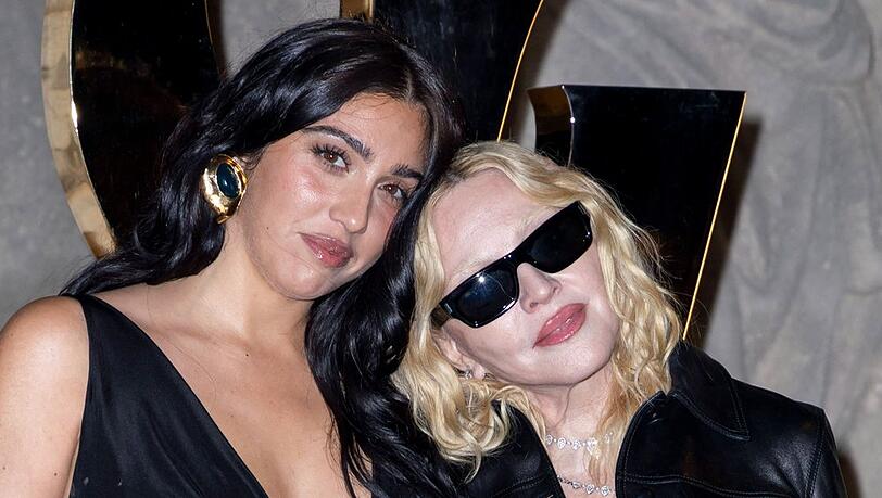 Lourdes Leon (l.) stammt aus Madonnas Beziehung mit dem Fitnesstrainer Carlos Leon. Lourdes Leon (l.) stammt aus Madonnas Beziehung mit dem Fitnesstrainer Carlos Leon.