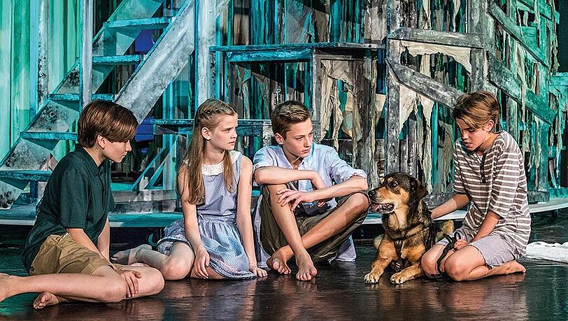 Jetzt kommen die Fünf Freunde ins Deutsche Theater. Jetzt kommen die Fünf Freunde ins Deutsche Theater.