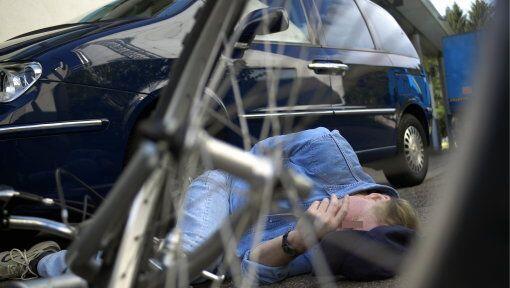 Der 73-Jährige wurde bei dem Unfall schwer verletzt (Symbolfoto). Der 73-Jährige wurde bei dem Unfall schwer verletzt (Symbolfoto).