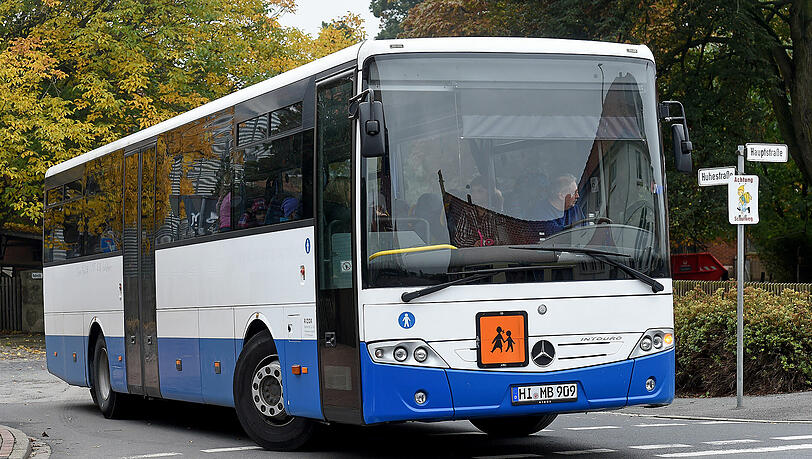 Bis zu zwei Stunden sind die Schüler mit Schulbussen und S-Bahn unterwegs. (Archivbild) Bis zu zwei Stunden sind die Schüler mit Schulbussen und S-Bahn unterwegs. (Archivbild)