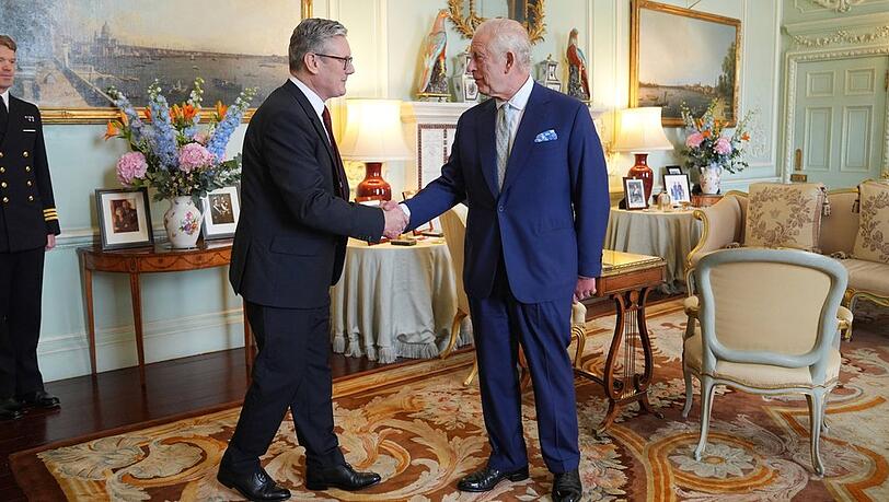 König Charles und Keir Starmer bei dem Treffen im Buckingham Palast. König Charles und Keir Starmer bei dem Treffen im Buckingham Palast.