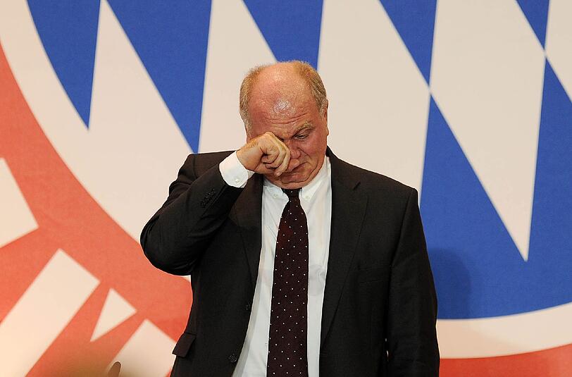 Uli Hoeneß bei der Jahreshauptversammlung im Jahr 2013. Drei Jahre danach kehrt er als Präsiden zu "seinem" FC Bayern zurück.
