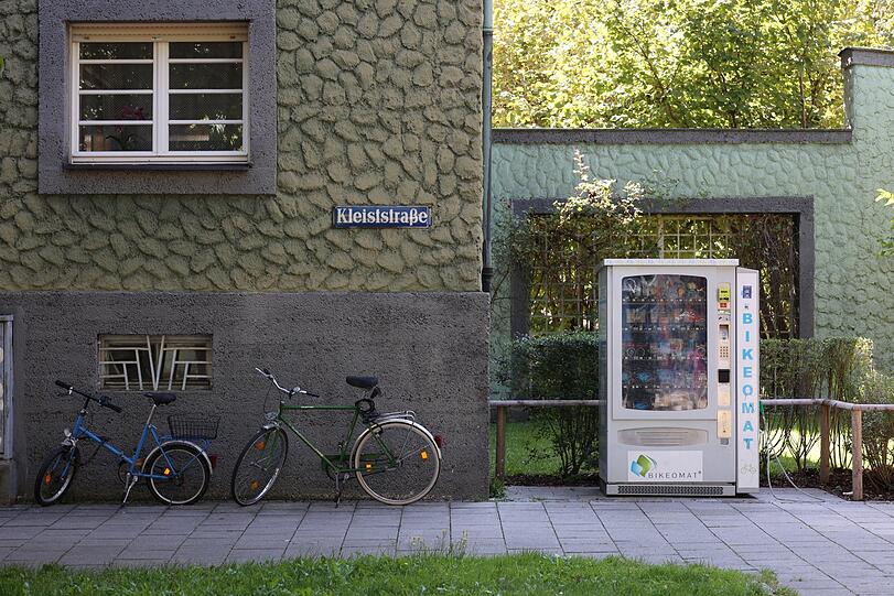Voll im Trend: ein "Bikeomat" an der Ecke Kleiststraße.