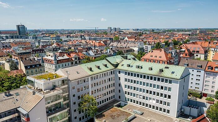 Die rückwärtige Ansicht des Bürohauses mit Blick nach Südwesten.