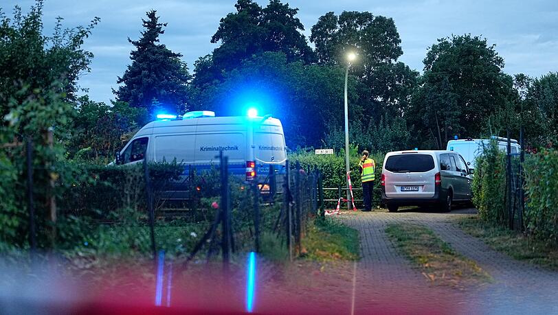Der mutmaßliche Täter starb bei einem Polizeieinsatz in Berlin-Spandau. Der mutmaßliche Täter starb bei einem Polizeieinsatz in Berlin-Spandau.