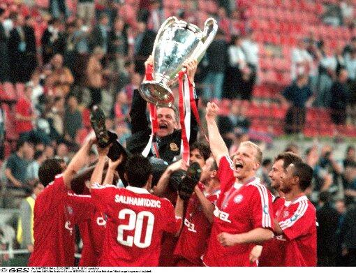 Mai 2001: Der FC Bayern München feiert den Gewinn der Champions League.