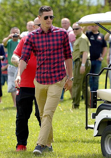 Der Torjäger ist da! Bayern-Profi Robert Lewandowski ist im EM-Trainingslager der polnischen Nationalelf angekommen. Die Bilder.