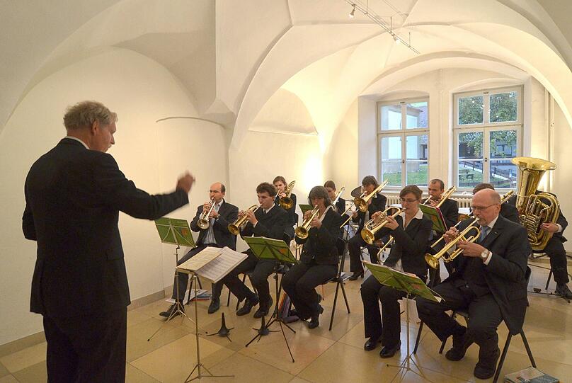 In diesem Gewölbe klingt's besonders gut: Der Posaunenchor 2012 bei einem Konzert in Hindelang