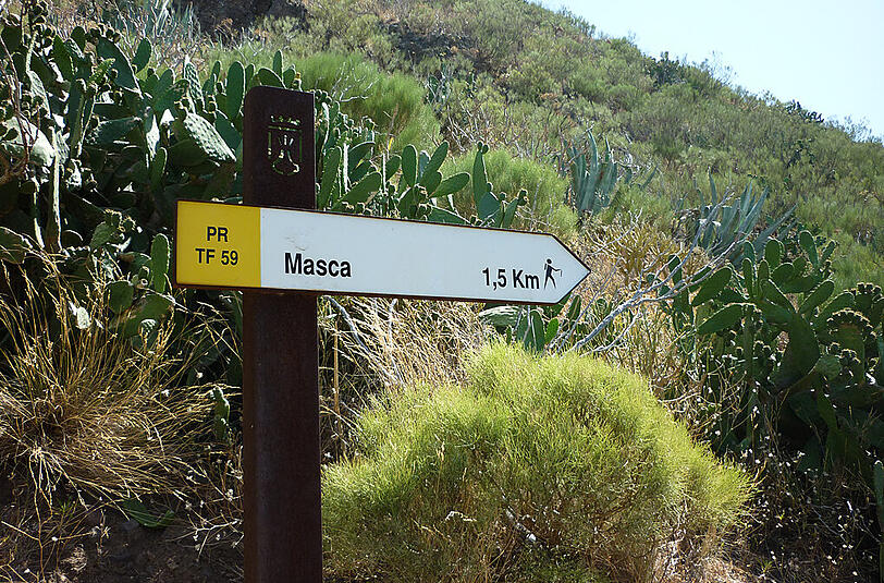Ausgeschilderter Wanderweg bei Masca.