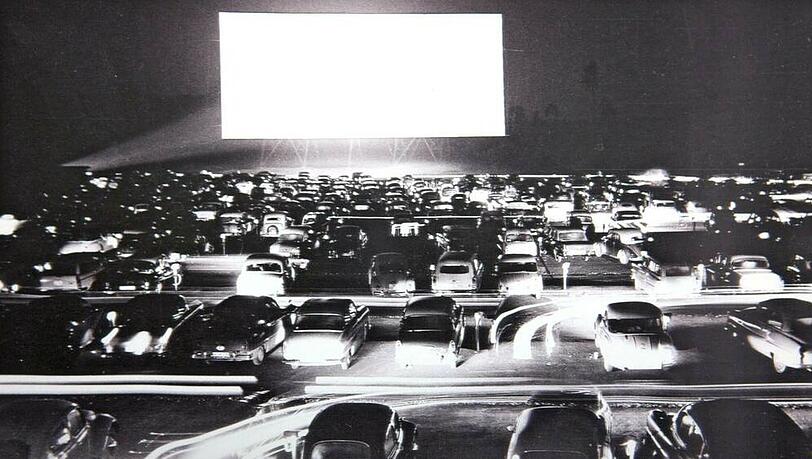 Das Autokino in Gravenbruch - vor 60 Jahren wurde dort das erste Autokino Deutschlands eröffnet. Das Autokino in Gravenbruch - vor 60 Jahren wurde dort das erste Autokino Deutschlands eröffnet.