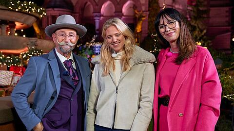 Horst Lichter, Larissa Marolt und Heide Rezepa-Zabel in der Primetime- Ausgabe von "Bares f&uuml;r Rares".