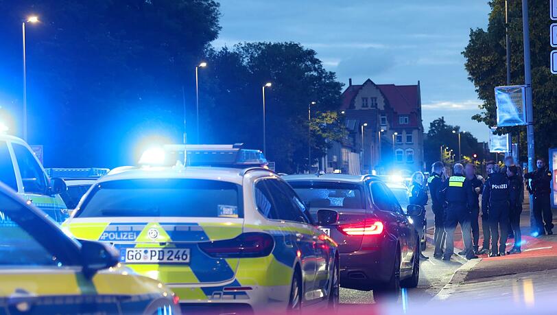 Der angeschossene Polizist ist inzwischen au&szlig;er Lebensgefahr.