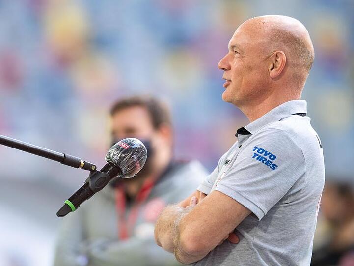 Hat mit Fortuna Düsseldorf beim Fernduell um den Relegationsplatz die besseren Aussichten: Trainer Uwe Rösler.