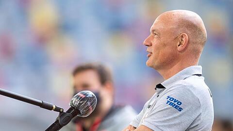 Hat mit Fortuna Düsseldorf beim Fernduell um den Relegationsplatz die besseren Aussichten: Trainer Uwe Rösler.