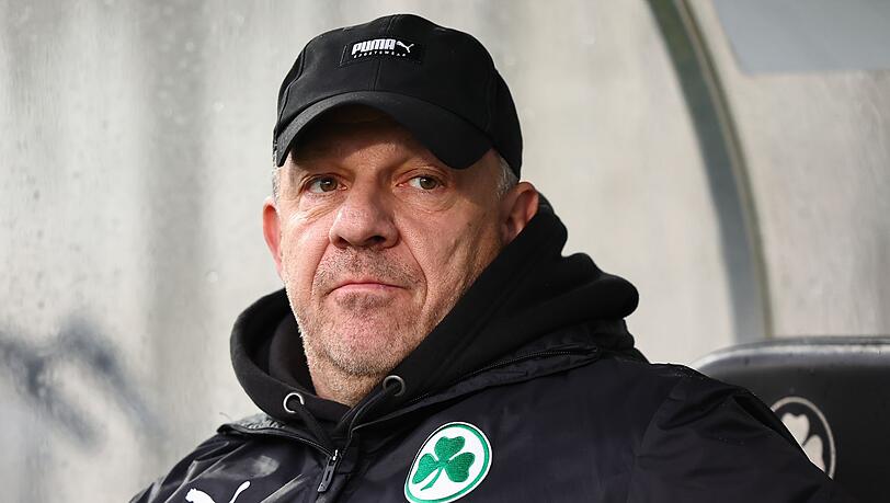 Der Fürther Trainer Alexander Zorniger. Er äußert sich zum nächsten Gegner Hannover 96.