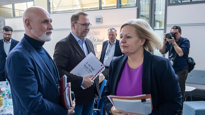 Tagelang haben Gewerkschaften und Arbeitgeber verhandelt - und sich nicht geeinigt.