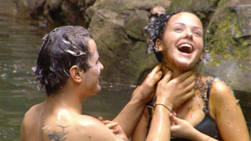 Das war Tag 9: Ramona und Daniel müssen gehen, Rocco und Kim kommen sich im Pool näher und Brigitte und Ailton absolvieren die Prüfung erfolgreich - die besten Bilder aus dem Dschungel.