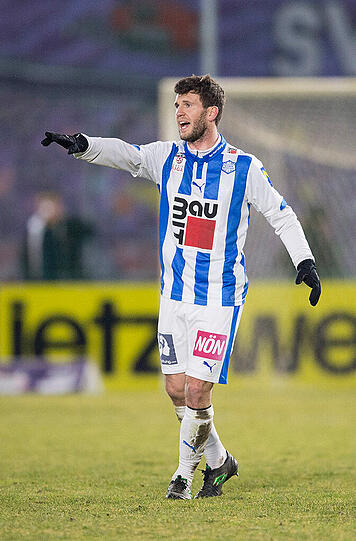 15 Monate nachdem ihm ein Böller, den Arm wegriss feierte Andreas Schicker am Freitag sein Comeback im Profifußball.