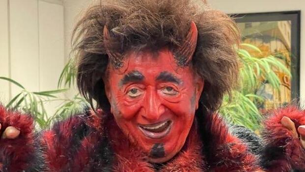Eine Stunde hat es gedauert, bis er optisch zum Krampus geworden ist: Richard "Mörtel" Lugner hat seine Rolle als Bösewicht Spaß gemacht.