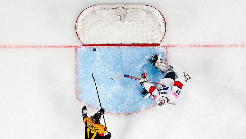 Alexander Karachun brachte die deutsche Eishockey-Nationalmannschaft zum Vorrunden-Abschluss in Führung. Alexander Karachun brachte die deutsche Eishockey-Nationalmannschaft zum Vorrunden-Abschluss in Führung.