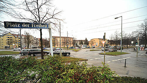 Platz der Freiheit – ein überaus vielversprechender Name. Das so benannte Fleckchen in Neuhausen sieht allerdings nur so aus, wie es unser Bild hier zeigt. Platz der Freiheit – ein überaus vielversprechender Name. Das so benannte Fleckchen in Neuhausen sieht allerdings nur so aus, wie es unser Bild hier zeigt.