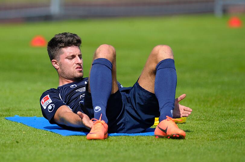 Sprinten, flanken, schießen: So hart arbeiten die Löwen im Trainingslager.
