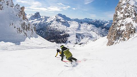 Das Skigebiet Cortina d'Ampezzo lockt mit Schneesicherheit und großartigen Ausblicken.