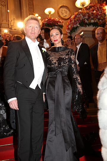 Zwischen Boris und seiner Lilly läuft es scheinbar gut. Skandale mit Damen hat Boris Becker wohl hinter sich gelassen.