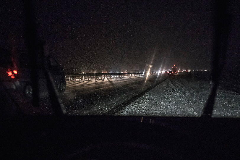 Bilder vom Donnerstagabend: Der Verkehr staut sich auf der A8.
