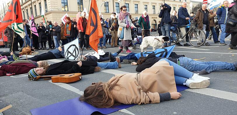 Bilder von der Demo gegen die Sicherheitskonferenz in München.