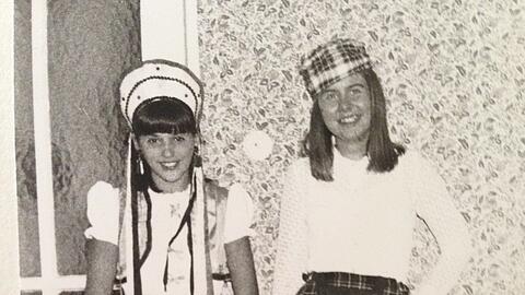 1969 beim Fasching. Gisela Welzenbach (l.) mit ihrer Freundin Katrin.