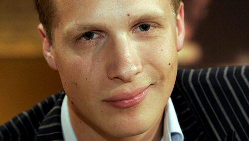 @oliverpocher: Der erste Satz bei #FCBayern gegen #VfB ist mit 6:1 beendet! Noch 30 Minuten...