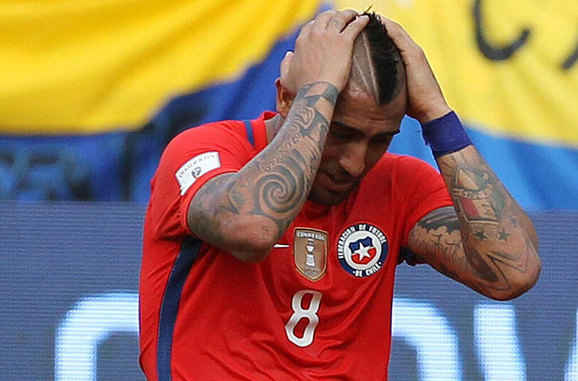 Bayern-Star Arturo Vidal musste im Auswärtsspiel der chilenischen Nationalmannschaft in Kolumbien verletzt ausgewechselt werden.