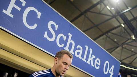 Ein letztes Mal Veltins-Arena? Manuel Neuer gastiert mit dem FC Bayern am Samstagabend in Gelsenkirchen. (Archivbild) Ein letztes Mal Veltins-Arena? Manuel Neuer gastiert mit dem FC Bayern am Samstagabend in Gelsenkirchen. (Archivbild)