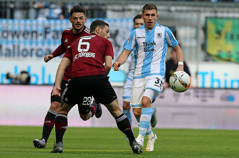 Neu-Löwe Levent Aycicek will sich gegen die Nürnberger Laszlo Sepsi und Tim Leibold durchsetzen.
