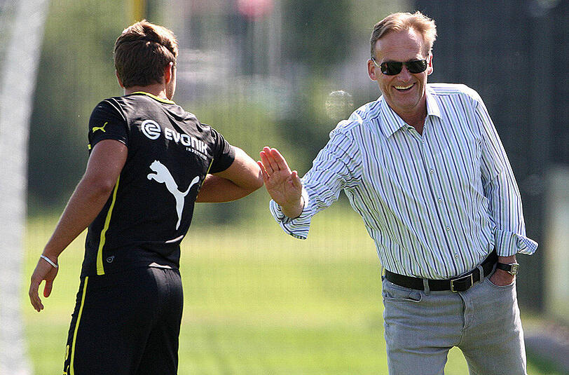 Ein Bild aus früheren Dortmunder Zeiten: BVB-Geschäftsführer Hans-Joachim Watzke (rechts) und Mario Götze.