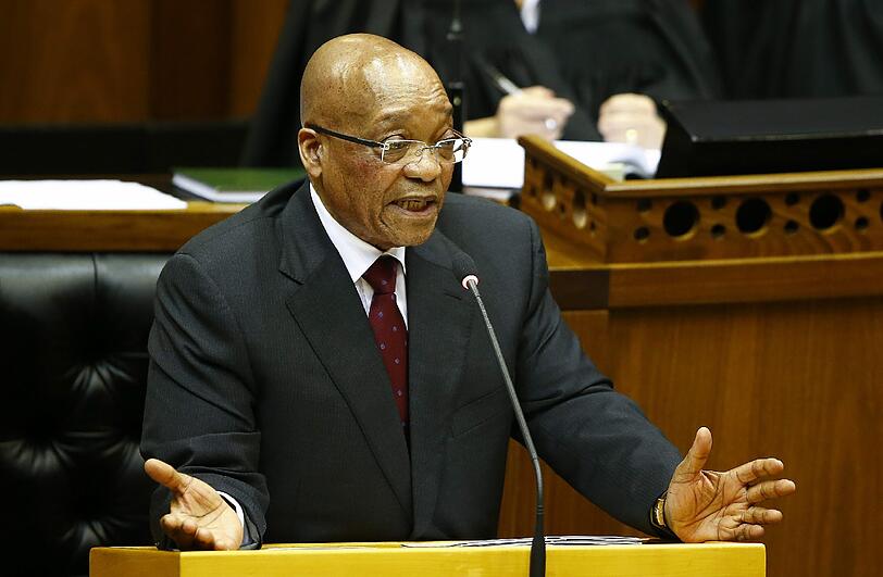 Platz 5: Jacob Zuma. Der als selbstherrlich geltende Präsident von Südafrika verdient 223.000 Dollar jährlich. Zuma ist nicht unumstritten. Vor seinem Amtsantritt im Jahr 2009 wurden schwere Vorwürfe wegen Steuerhinterziehung und Korruption gegen ihn laut.