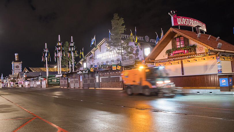 Die Ruhe vor dem Sturm: Wiesn-Bilder vom frühen Samstagmorgen.