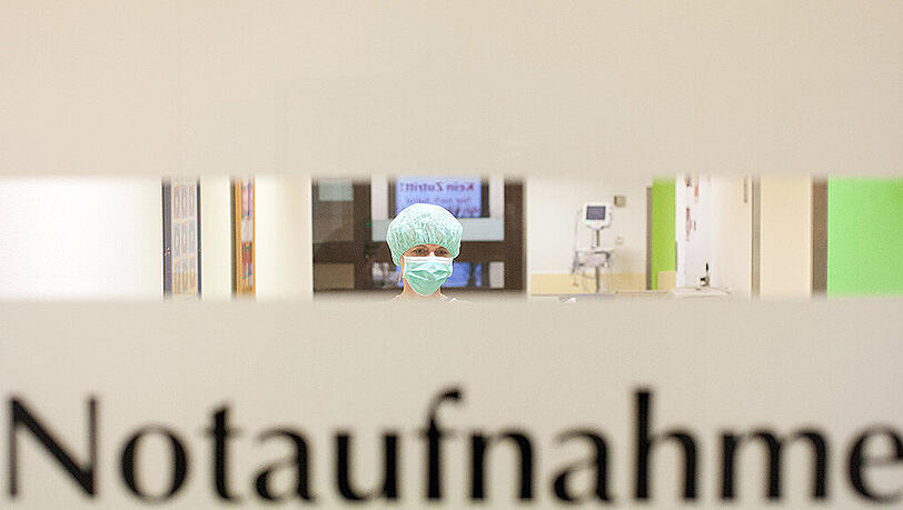 Die Frau wurde mit schweren Verletzungen in eine Münchner Klinik gebracht. Die Frau wurde mit schweren Verletzungen in eine Münchner Klinik gebracht.