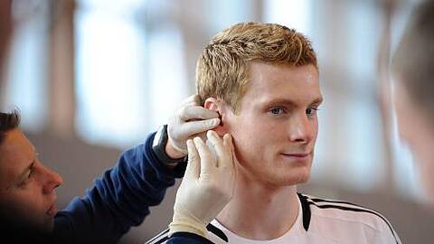 Marcell Jansen, hier beim Laktattest, braucht eine spezielle Ernährung.