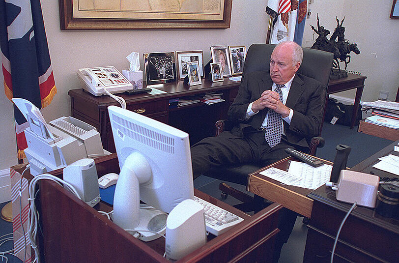 9/11 aus der Sicht der US-Regierung: Interne Fotos aus dem weißen Haus zeigen Vizepräsident Cheney, die Nationale Sicherheitsberaterin Condoleezza Rice, Außenminister Colin Powell und US-Präsident Bush am 11. September 2001.