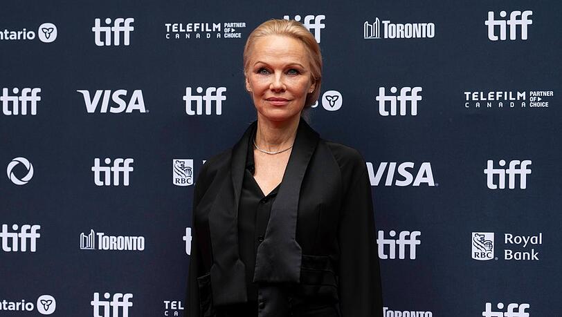 Pamela Anderson wurde bei der Weltpremiere von "The Last Showgirl" in Toronto bejubelt.