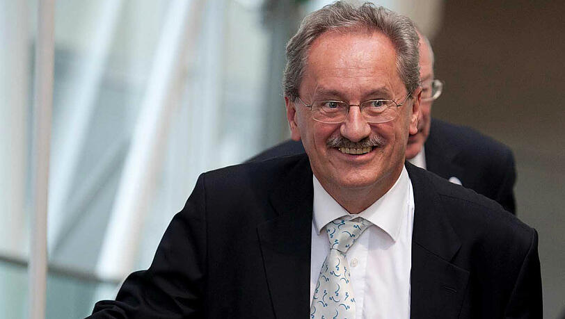 Der Gang durchs Rathaus wird für ihn immer beschwerlicher: Oberbürgermeister Christian Ude (SPD). Der Gang durchs Rathaus wird für ihn immer beschwerlicher: Oberbürgermeister Christian Ude (SPD).
